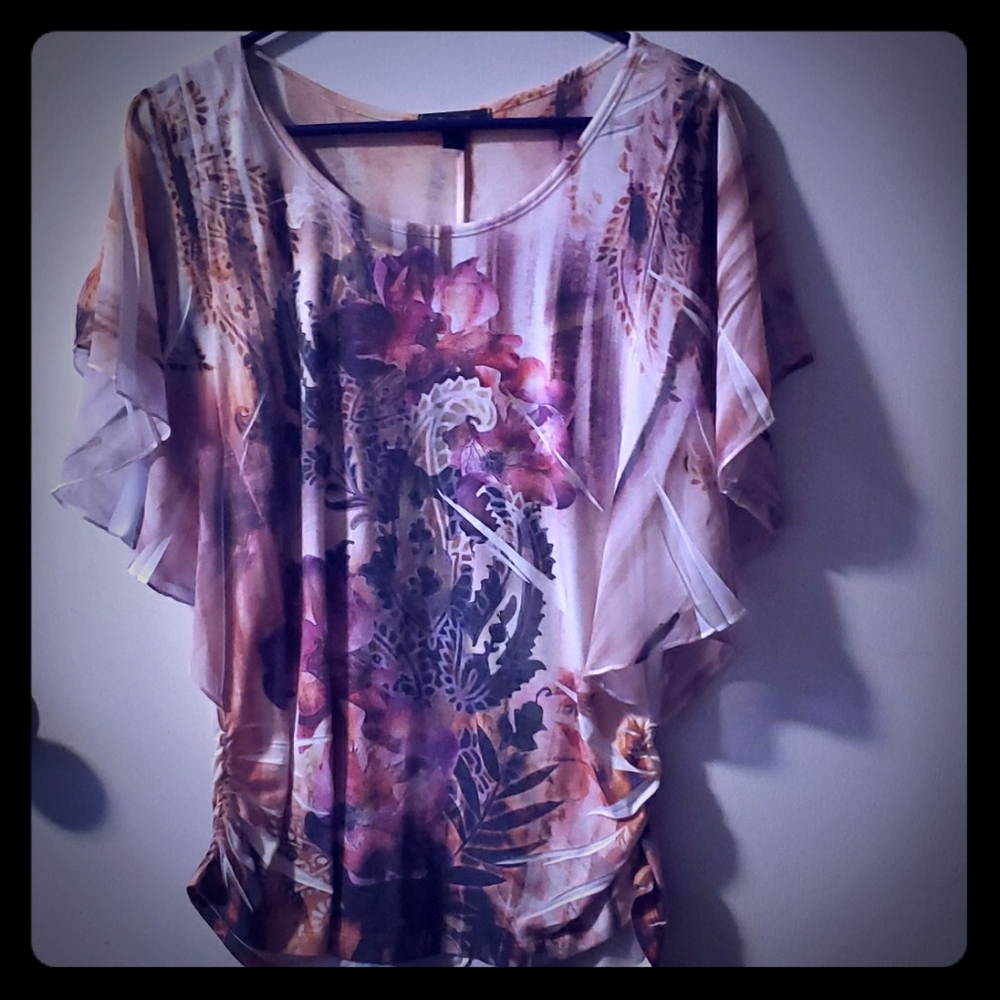 Spring floral flowy top